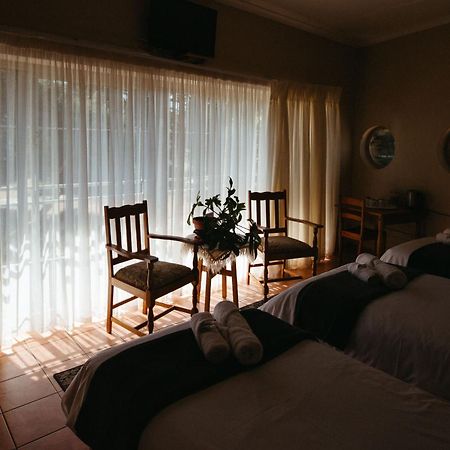 Gibson Place Guest House Vrede Extérieur photo