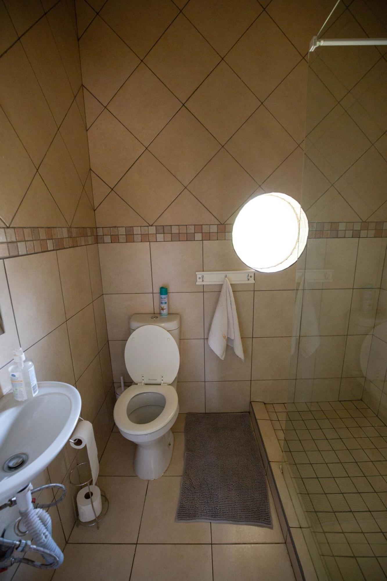 Gibson Place Guest House Vrede Extérieur photo