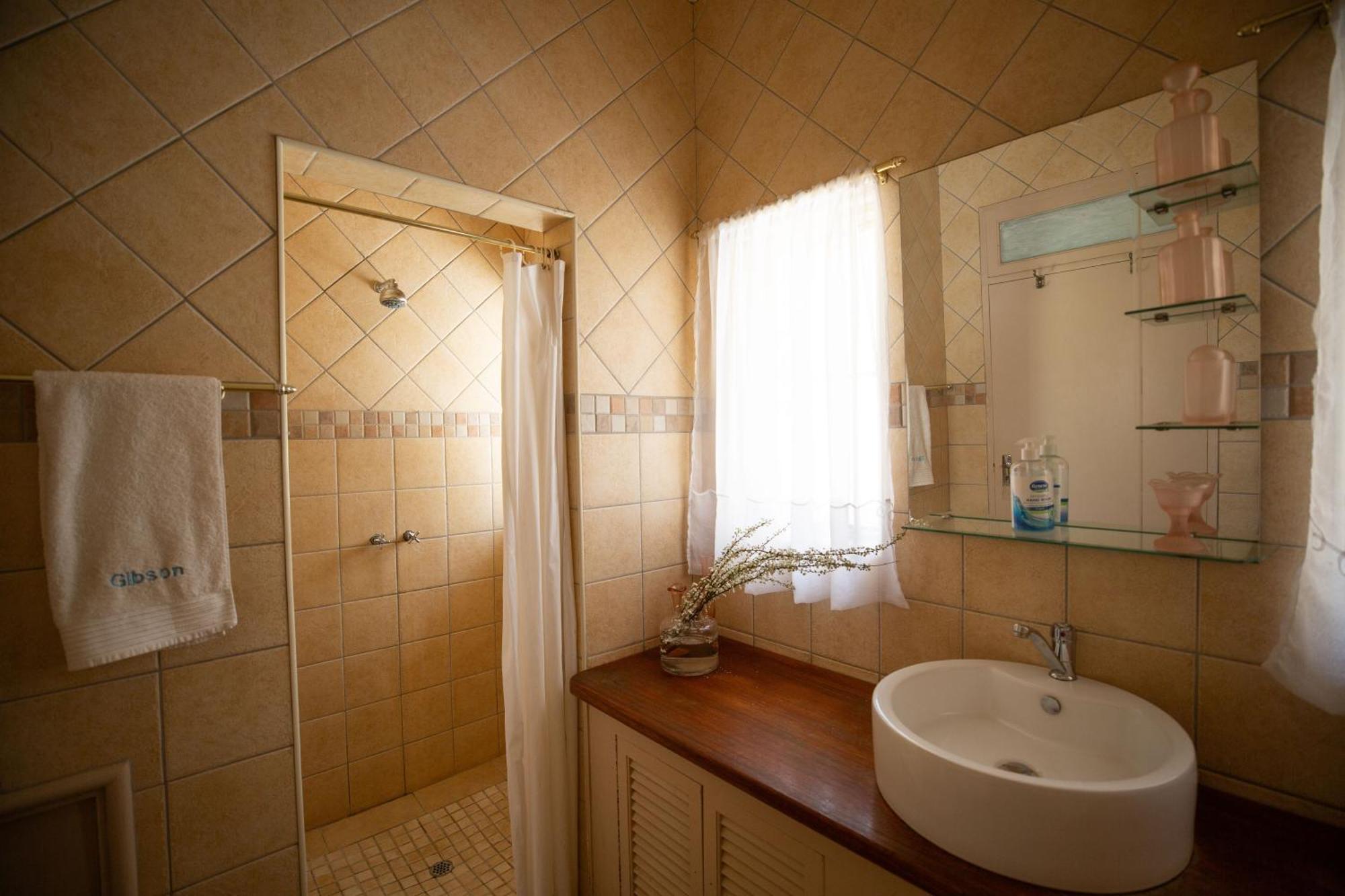 Gibson Place Guest House Vrede Extérieur photo